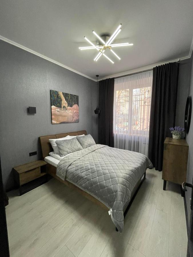 Vel Люкс Apartment Chernivtsi Exterior photo